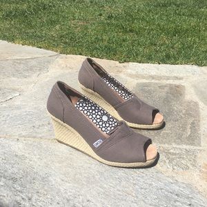 TOMS peep-Toe Wedges Size 10